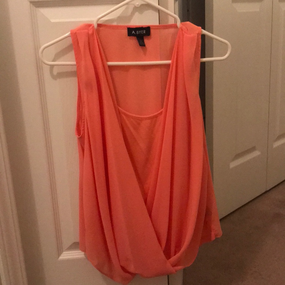 🍑Adorable Spring Sleeveless Top. Like New. Size S